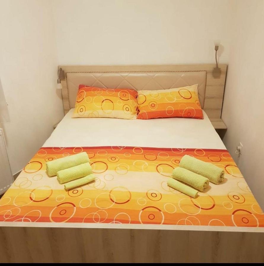 Holiday Wing Apartment 2 Ягодина Экстерьер фото